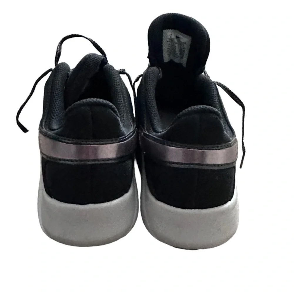 Nike women’s sneakers